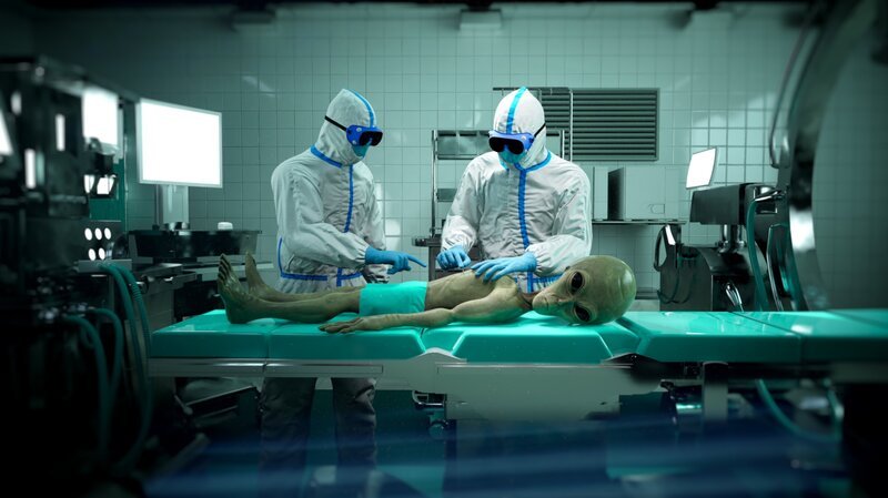 Hartnäckig halten sich Gerüchte über abgestürzte UFOs und Aliens, die auf der Area 51 untersucht werden. – Bild: Richard Sako /​ ZDF
