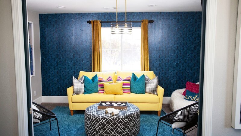 Die Haus-Flipper kaufen ein kleines, unscheinbares Zweifamilienhaus nahe der Uni und dem Vegas-Strip. – Bild: HGTV