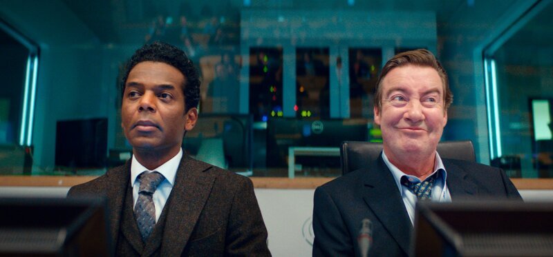 Eamon (William Nadylan, l.) und Michel (Philippe Duquesne). – Bild: WDR/​Jo Voets