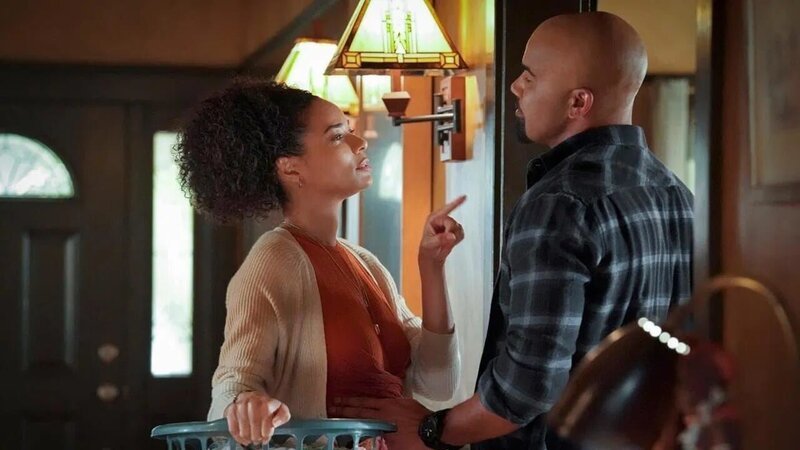 l-r: Nichelle Carmichael (Rochelle Aytes), Sergeant Daniel ‚Hondo‘ Harrelson (Shemar Moore) – Bild: The Movie Database (TMDb)