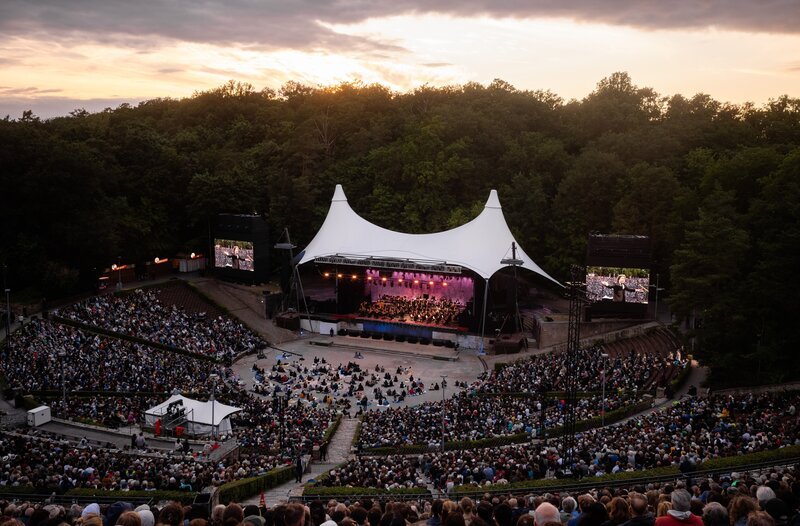 Berliner Philharmoniker in der Waldbühne. – Bild: rbb/Berliner Philharmoniker/Stephan Rabold Berliner Philharmoniker in der Waldbühne. – Bild: rbb/Berliner Philharmoniker/Stephan Rabold