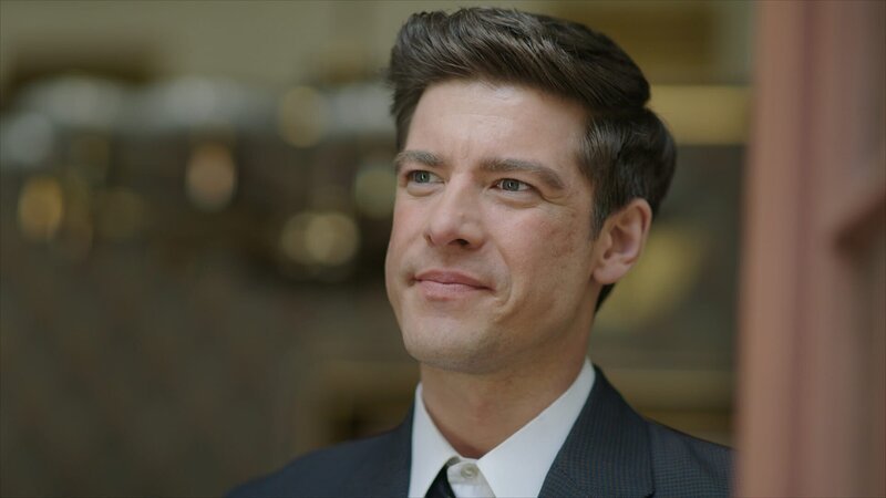 John F. Kennedy (Philipp Danne) kurz vor seiner Rede 1963 am Schöneberger Rathaus. – Bild: ORF/​Vincent Productions/​Jan Kerhart