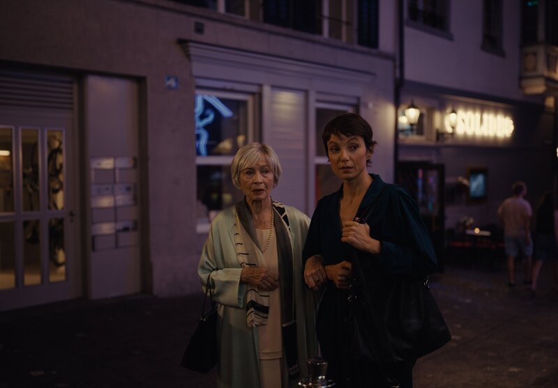 (v.li.): Helene (Christine Ostermayer), Thea (Julia Koschitz). – Bild: ORF/​Orbrock Film/​Tivoli Film/​Jovan Stevanovic