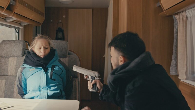 Charlotte Fuchs (l.) – Bild: ATV2