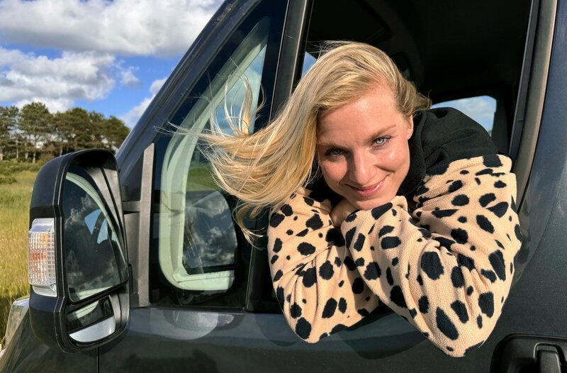 Maike Tschorn in Dänemark. – Bild: HR/​Tanja Höschele