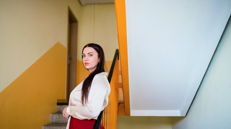 Sophie besucht den Ort ihrer Kindheit – sie nicht vergessen, sie will verarbeiten – Bild: MDR/​werkblende/​Christin Lade