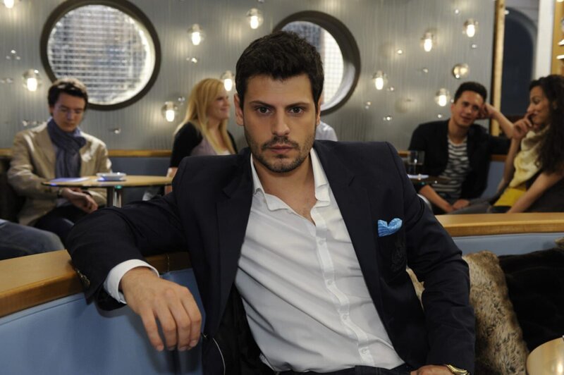 Räumt sich ein, dass Nina ihm mehr bedeutet hat als er bislang zugab: Luca (Manuel Cortez) … – Bild: SAT.1