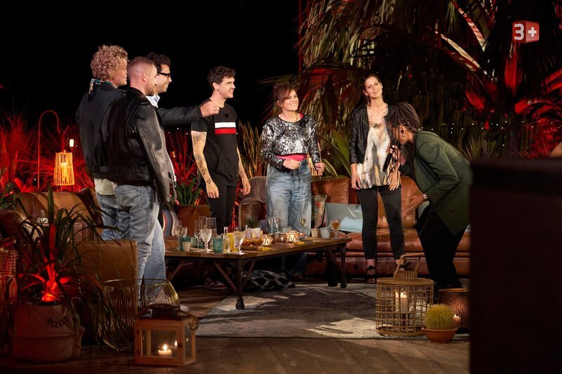 L-R: Dabu Bucher, Stress, Noah Veraguth, Seven, Caroline Chevin, Melanie Oesch, Naomi Lareine – Bild: Andrea Camen /​ CH Media
