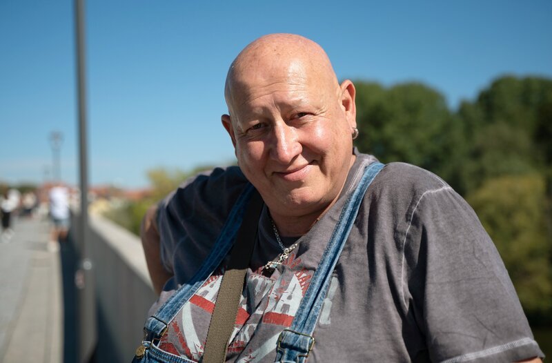 Arno Birkenfelder im Portrait. – Bild: BR/​Tabea Hofmann