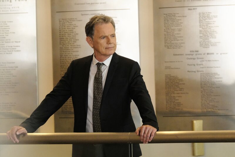 Dr. Randolph Bell (Bruce Greenwood) – Bild: 2018⁠–⁠2019 Twentieth Century Fox Film Corporation. All rights reserved. Lizenzbild frei