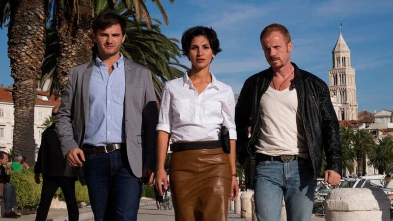 Das Team der Mordkommission von Split: Branka Marić (Neda Rahmanian) mit ihren Kollegen Emil Perica (Lenn Kudrjawizki) und Borko Vucevic (Kasem Hoxha). – Bild: ARD Degeto/​Erika Hauri