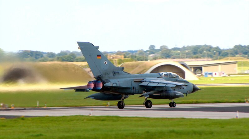 Ein startender Tornado in Jagel. Weitere Fotos auf Anfrage. – Bild: NDR/​Produktion Clipart Fromeyer & Fromeyer GbR, Kiel