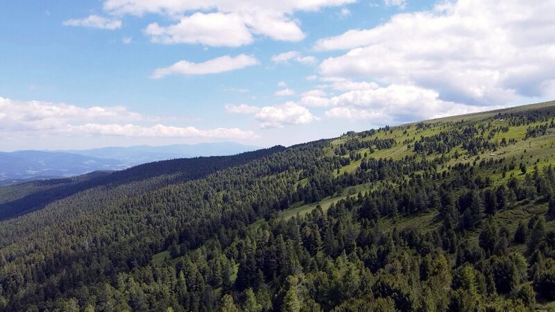 Landschaftsbeschreibung der Seetaler Alpen: Aufstieg bis 2.300 Meter, Blick über steirische Gipfel und Täler, traditionelle Lebensweise und Panorama. – Bild: ORF/Pammer Film Landschaftsbeschreibung der Seetaler Alpen: Aufstieg bis 2.300 Meter, Blick über steirische Gipfel und Täler, traditionelle Lebensweise und Panorama. – Bild: ORF/Pammer Film