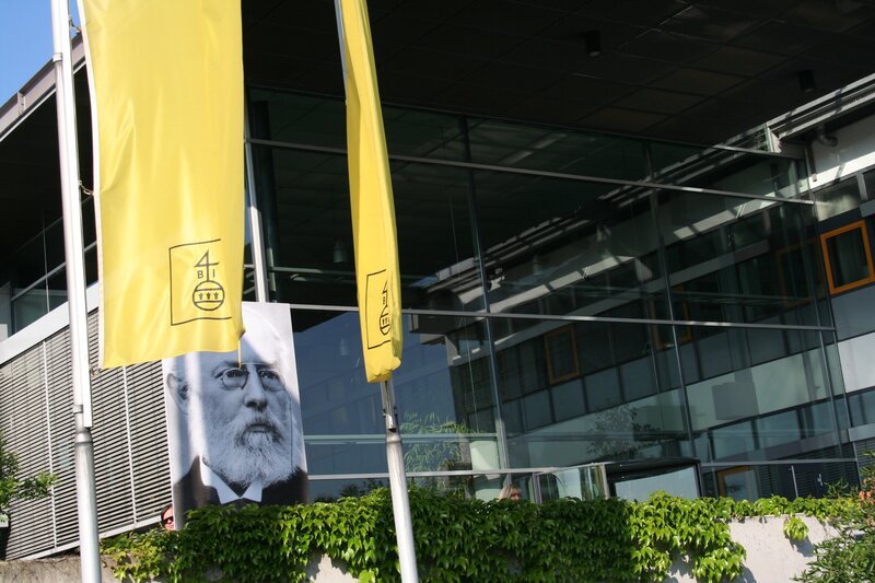 Konrad Dudens Vermächtnis: der Dudenverlag in Mannheim. – Bild: BR/​INTER/​AKTION