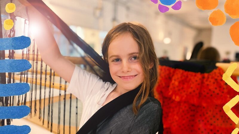 Josefine beim Flamenco-Tanzen – Bild: rbb/​Iris Stark