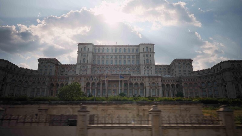 Volkspalast in Bukarest – Bild: RTL /​ Inbornmedia