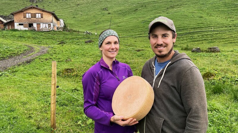 Andrea und Sepp Herger auf der Musenalp im Kanton Uri – Bild: SRF