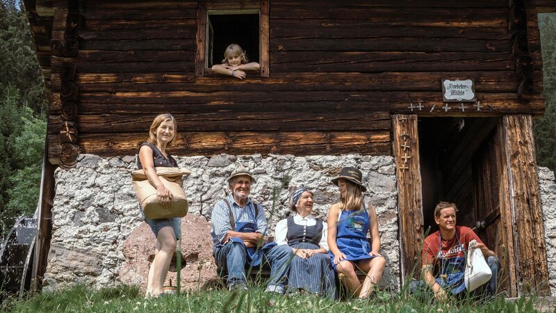 Lesachtal; Helene, Juliana, Leopold, Brigitte, Esther und Mario Lugger. – Bild: 3sat Lesachtal; Helene, Juliana, Leopold, Brigitte, Esther und Mario Lugger. – Bild: 3sat