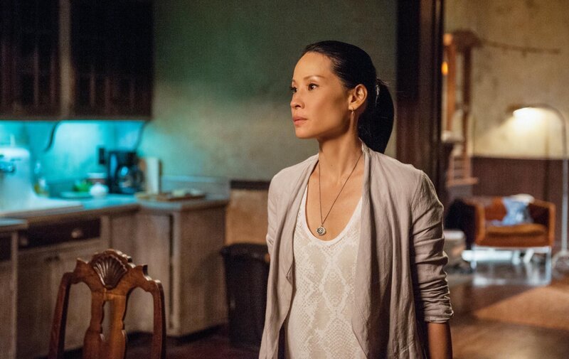 Hilft einer engen Freundin, einen Typen wiederzufinden, der sie vollkommen verzaubert hat: Joan Watson (Lucy Liu) … – Bild: CBS Television