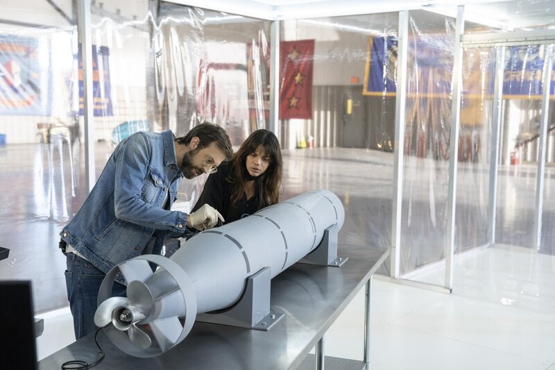 Sebastian Lund (Rob Kerkovich, l.); Tammy Gregorio (Vanessa Ferlito, r.) – Bild: CBS Broadcasting Inc. /​ Sam Lothridge