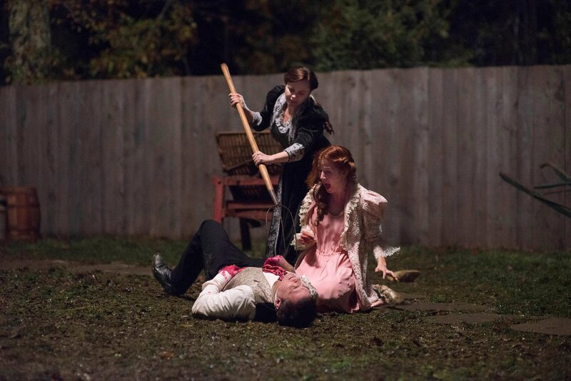 Lizzie Borden (Christina Ricci), Adele (Kimberly-Sue Murray, r.), William Borden (Andrew Howard) – Bild: RTL Crime /​ Sony Pictures Television Inc. All Rights Reserved.