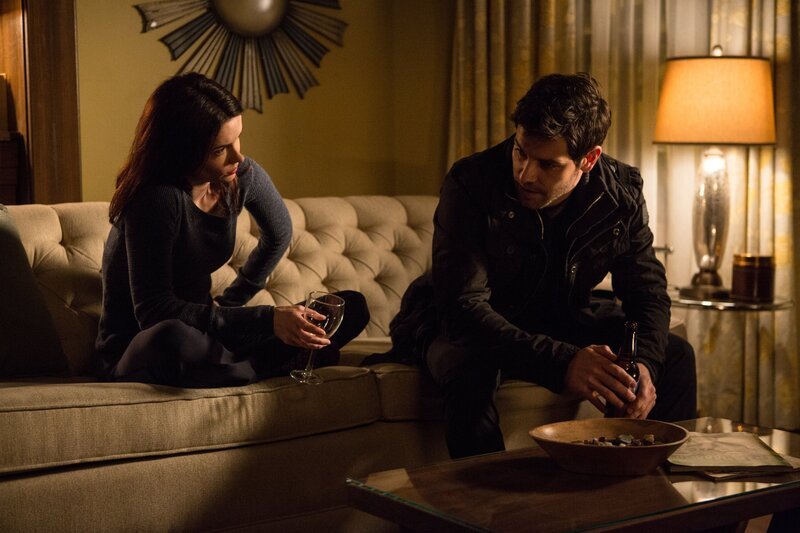 NELLA FOTO, DA SINISTRA: BITSIE TULLOCH (JULIETTE SILVERTON), DAVID GIUNTOLI (NICK BURKHARDT) – Bild: MEI2 /​ RTI S.p.A. Interactive Media – P.Iva 03976881007 – Tutti i diritti riservati l Per la pubblicità Mediamond S.p.a., RTI spa, Gruppo Mediaset