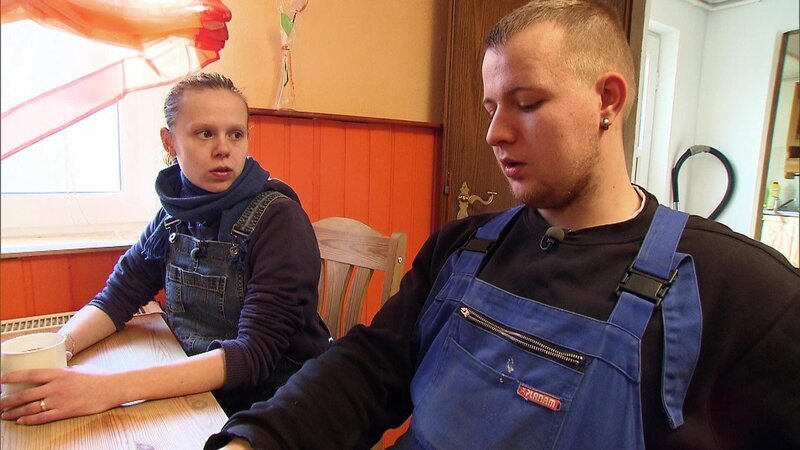Maria und Sebastian haben sich für den Kauf eines renovierungsbedürftigen Hauses entschieden … – Bild: RTL II