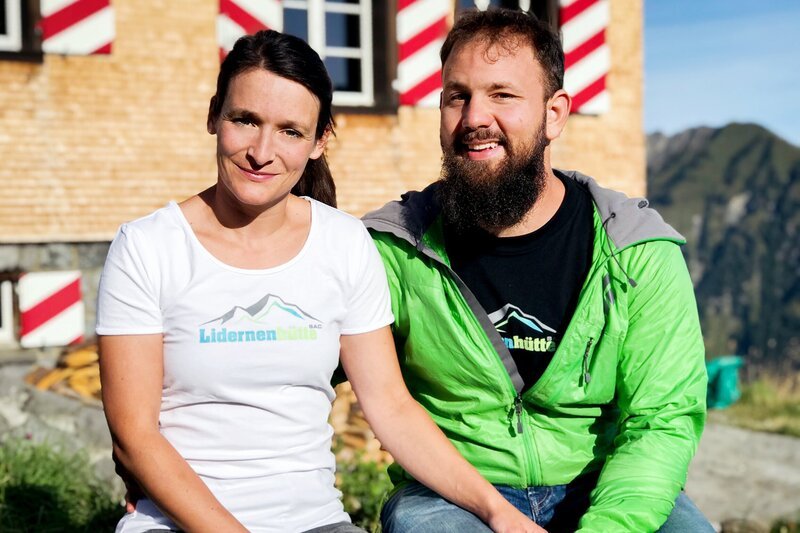 Hüttenwartpaar: Eliane Schiess und Christian Affolter – Bild: SRF