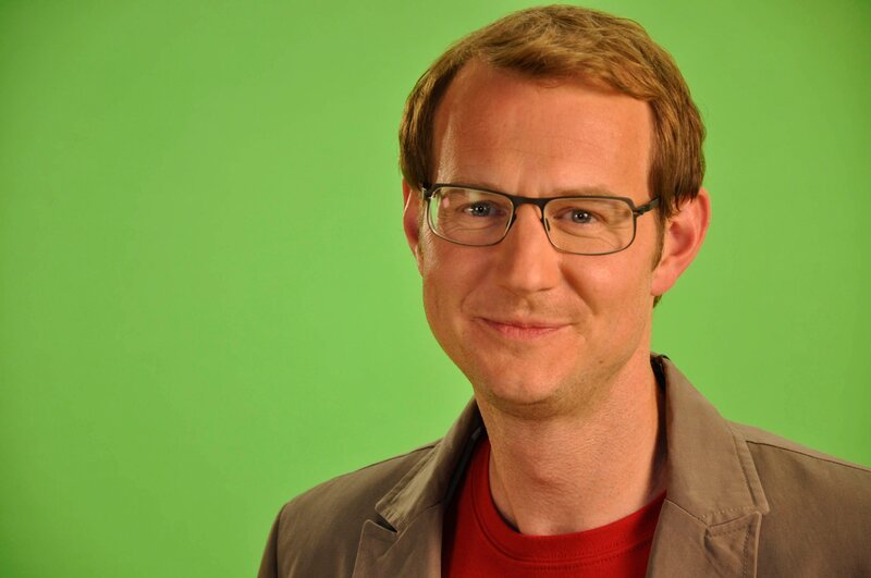 Dr. Jochen Liske alias „Dr. J“ macht sich auf Entdeckungsreise im Universum. – Bild: DF1