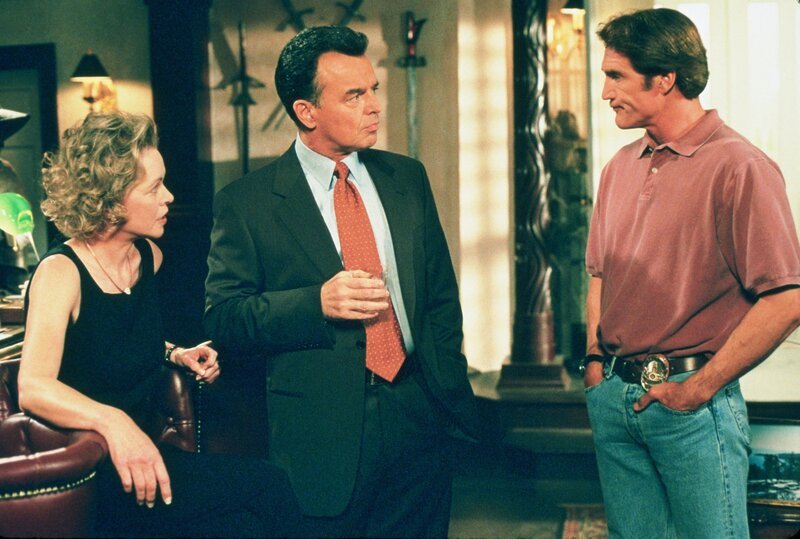 (v.l.n.r.) Livia Parkinson (Michelle Phillips); John Parkinson (Ray Wise); Steve Sloan (Barry Van Dyke) – Bild: Sat.1 Gold
