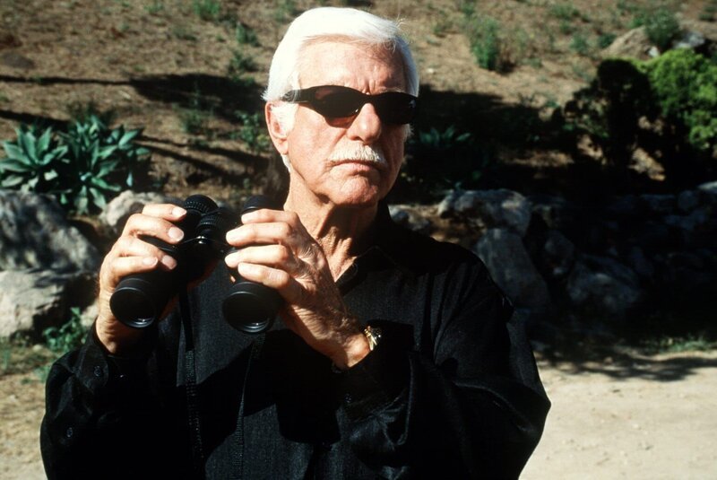 Der Mafiaboss Greg (Dick Van Dyke), der Mark zum Verwechseln ähnlich sieht, wird nach 20 Jahren aus dem Gefängnis entlassen und will wieder die Macht über sein Imperium an sich reißen … – Bild: Sat.1 Gold