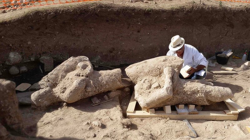 Die Kriegerstatuen der sardischen Nuraghenkultur könnten das Vorbild für den legendären Riesen in der Odyssee sein. – Bild: ZDF und Mediatika