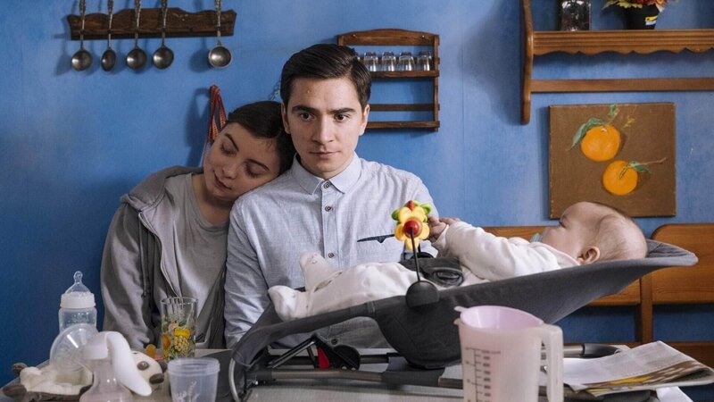 Valerie (Amber Bongard, l.) und Toni (Ivo Kortlang) Die Verwendung des sendungsbezogenen Materials ist nur mit dem Hinweis und Verlinkung auf RTL+ gestattet. – Bild: Foto: RTL