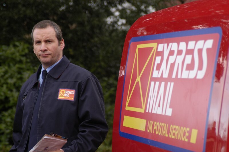 Lionel Poulter (Chris Barrie). – Bild: ZDF/​All3Media