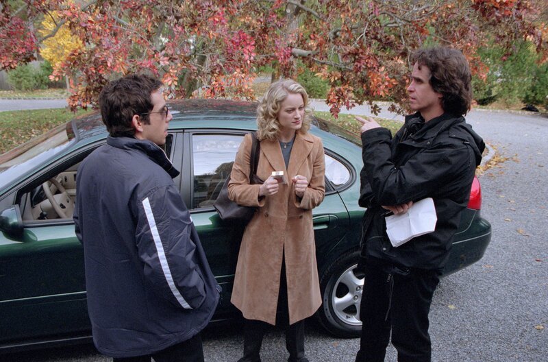 Dreharbeiten zu „Meine Braut, ihr Vater und ich“ mit dem Regisseur M. Jay Roach, r. und den Darstellern Teri Polo, M. und Ben Stiller, l. – Bild: Puls 4