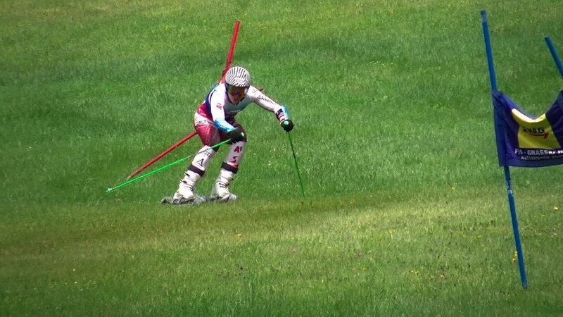 Grasskifahrerin beim Training. – Bild: 3sat Grasskifahrerin beim Training. – Bild: 3sat