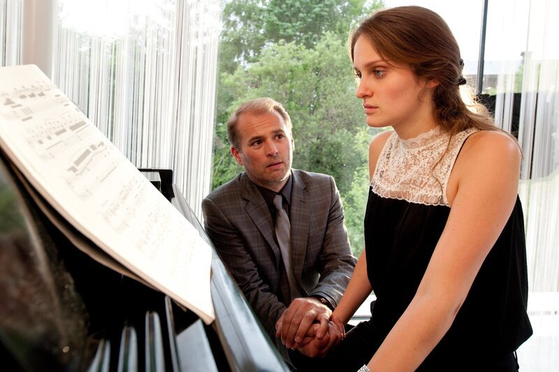 Marcus Bluhm (Hermann Czerny), Alma Hasun (Anna Czerny). – Bild: ORF 1
