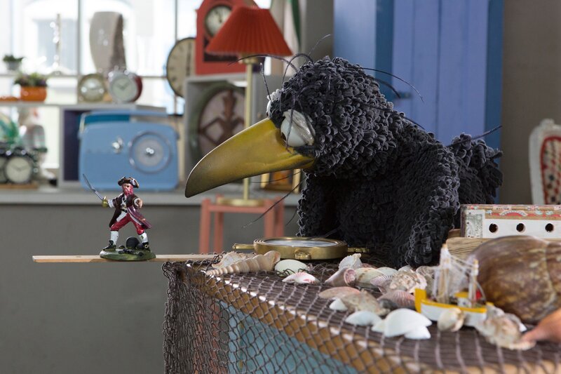 Rabe Rudi (Lennart Morgenstern) und Captain Jack sind unzertrennliche Freunde und große Abenteurer. – Bild: ZDF/​Zia Ziarno