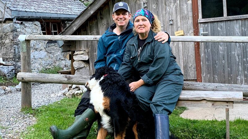 SRF bi de Lüt – Z’Alp Staffel 3 Die Hamburger wagen das Abenteuer ihres Lebens: Markus Ihne mit Partnerin Agnes Rother – Bild: SRF