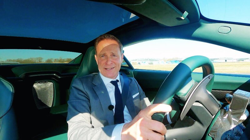 Matthias Malmedie beantwortet Fragen zum Aston Martin Vanquish mit 835 PS. Der Wagen beeindruckt mit einem 5,2 Liter V12 und erreicht 345 km/h in 3,3 Sekunden. – Bild: RTLZWEI Matthias Malmedie beantwortet Fragen zum Aston Martin Vanquish mit 835 PS. Der Wagen beeindruckt mit einem 5,2 Liter V12 und erreicht 345 km/h in 3,3 Sekunden. – Bild: RTLZWEI