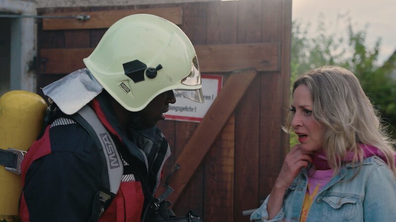 Person: Jerry Kwarteng als Jonathan Chambers; Ruth Blauert als Yvonne Schwielow; – Bild: Joyn