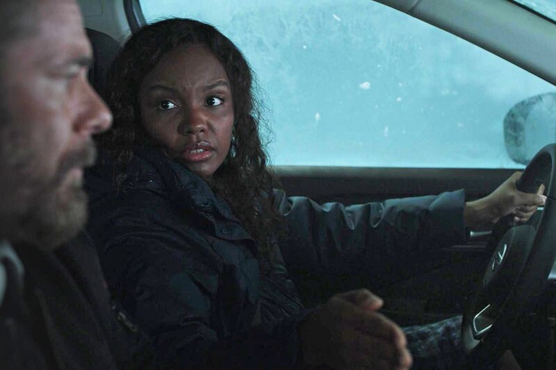 Billy Tyson (Billy Burke, l.); Grace Ryder (Sierra McClain, r.) – Bild: 2022 Fox Media LLC. All rights reserved.
