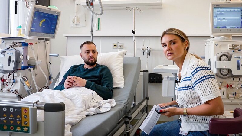 Organspende – Egoistisch, wenn ich Nein sage? Ardishir Krasniqi mit «rec.»-Reporterin Elma Softic: Er wartet seit fünf Jahren auf eine neue Niere. – Bild: SRF