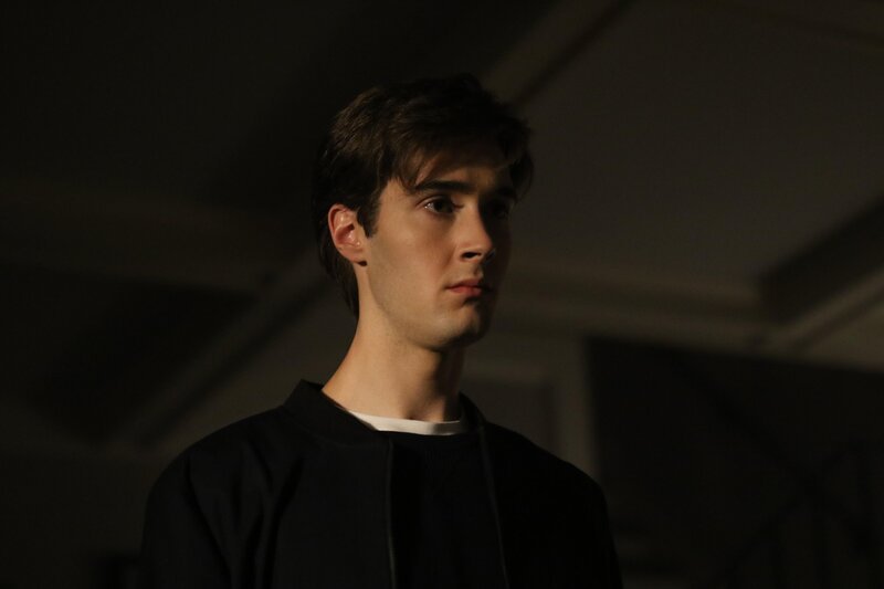 Brendon Wilcox (Eric Osborne) – Bild: Incendo 2018–04 Production Inc. Brendon Wilcox (Eric Osborne) – Bild: Incendo 2018–04 Production Inc.