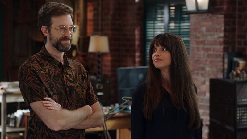 Sebastian Lund (Rob Kerkovich, l.); Tammy Gregorio (Vanessa Ferlito, r.). – Bild: CBS Broadcasting Inc.