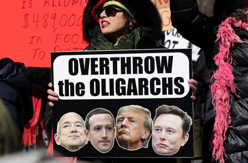 Der Widerstand gegen die Tech-Oligarchen wächst. – Bild: phoenix/ZDF/Gina M. Randazzo Der Widerstand gegen die Tech-Oligarchen wächst. – Bild: phoenix/ZDF/Gina M. Randazzo