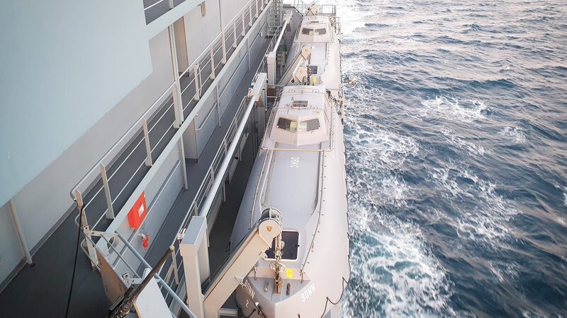 Rettungsboote „Sachsen“. – Bild: Warner Bros. Discovery