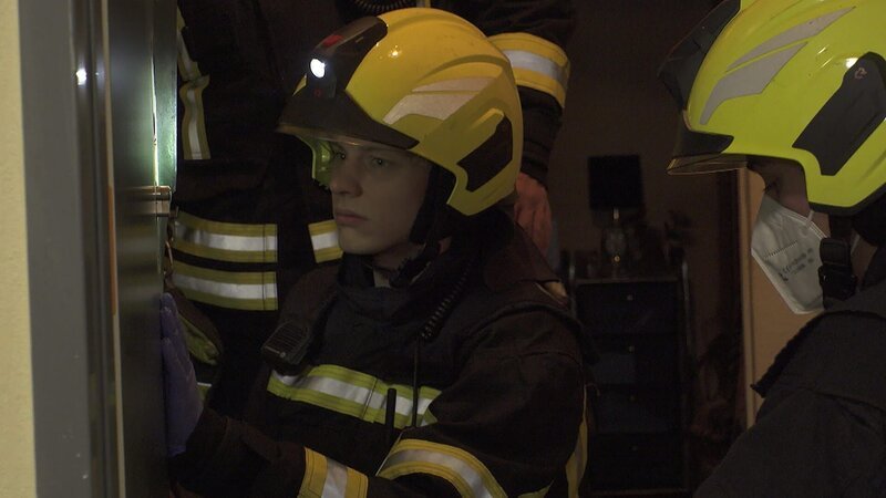Die Feuerwehrleute waren auf alles vorbereitet. – Bild: Warner Bros. Discovery