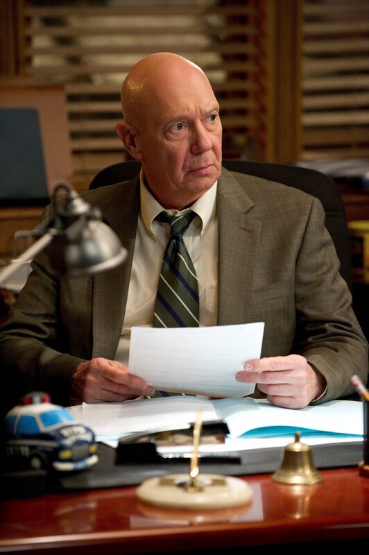 Dann Florek as Capt. Donald Cragen – Bild: Virginia Sherwood /​ 13th Street /​ Universal Network Television