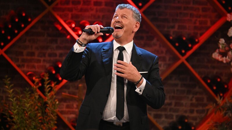 SWR SCHLAGER-SPASS MIT ANDY BORG – DAS BESTE. Semino Rossi beim Schlager-Spaß mit Andy Borg. – Bild: SWR/​Kerstin Joensson /​ SWR Presse/​Bildkommunikation